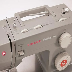 Máquina de costura reta Singer Facilita Pro 4423 portátil - cinza