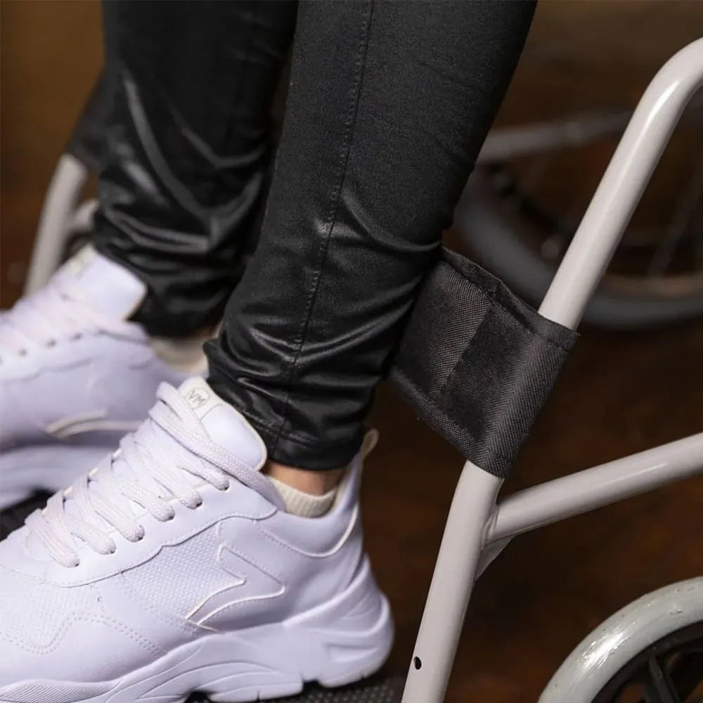 Cadeira De Rodas Dobrável Compacta em Aço Carbono até 120 Kg D100 Dellamed