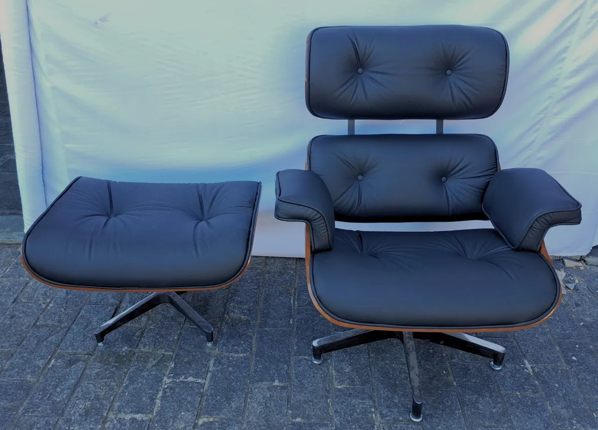 Poltrona Charles Eames Com Puff - Couro Legítimo Preto