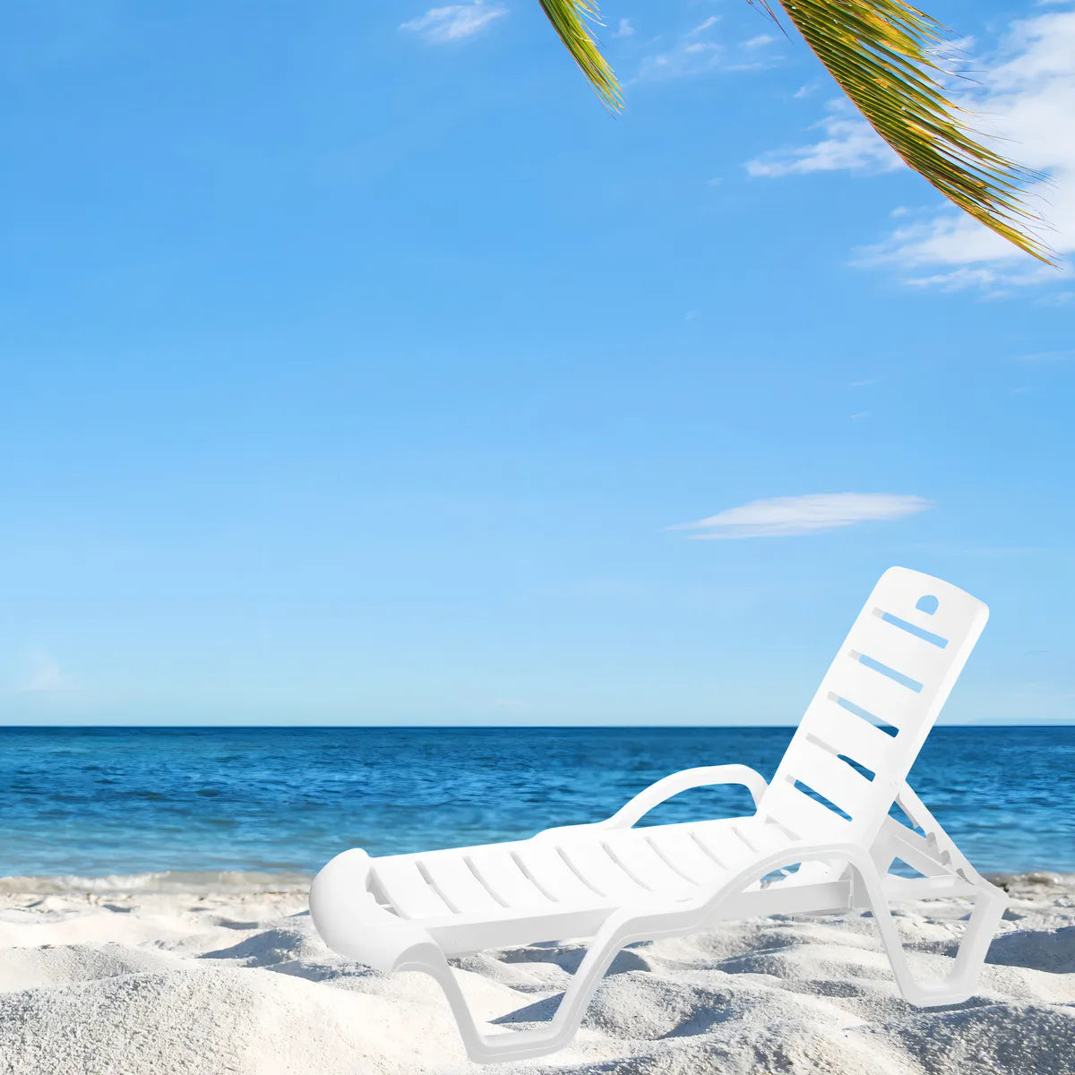 Espreguiçadeira Plástica Bahamas Branca Piscina E Praia Cor Branco
